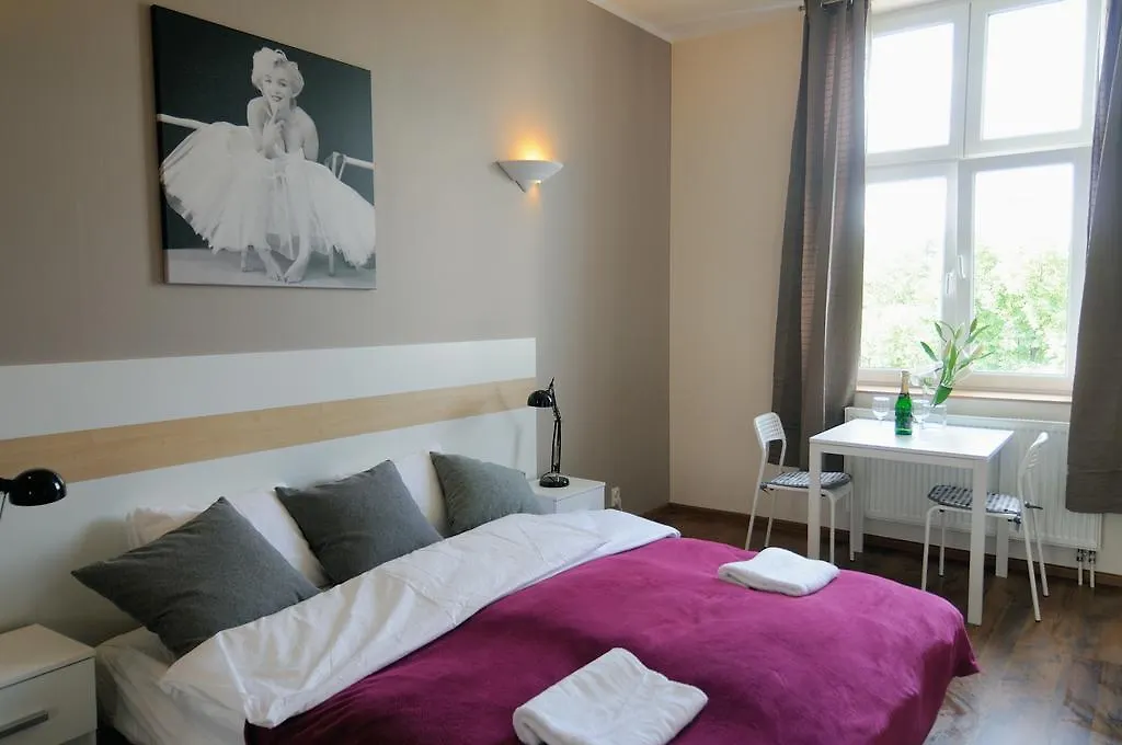 Hollywood Apartments Krakow Poland