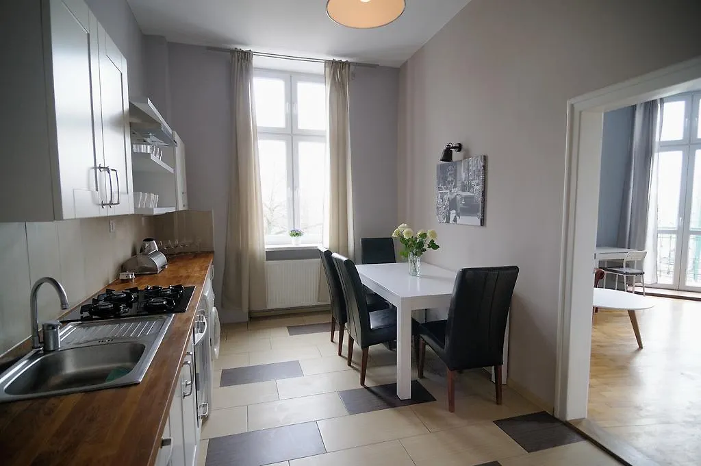 Hollywood Apartments Krakow Poland